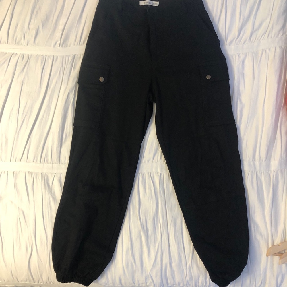 BLACK CARGO TRACK PANT W BELT
